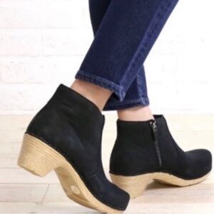Dansko Maria Milled Nubuck Black Clogs size 36